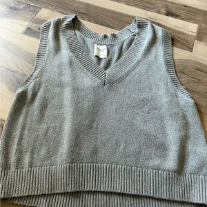 Abercrombie & Fitch Gray V-Neck Sleeveless Sweater